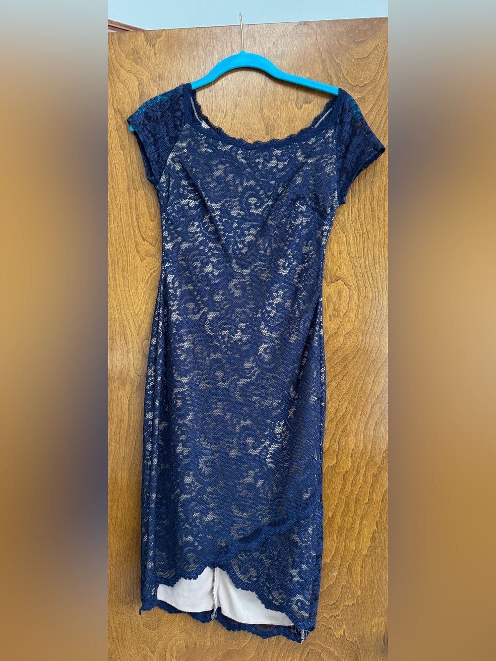 Navy Lace Overlay Cap Sleeve Dress - Classic Evening Style size 4